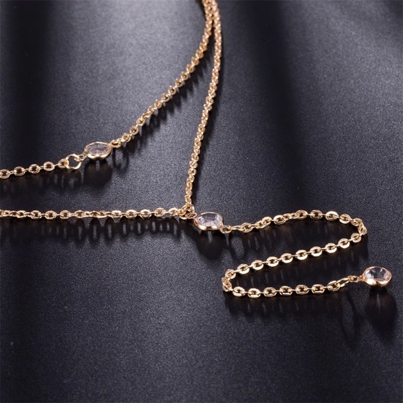 Astrid ✶ Layered Necklace - Picture 4 of 8